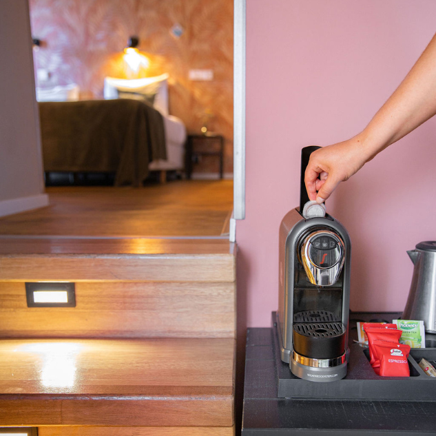 Koffie op de kamer Hotel MartiniPlaza Wapen van Drenthe